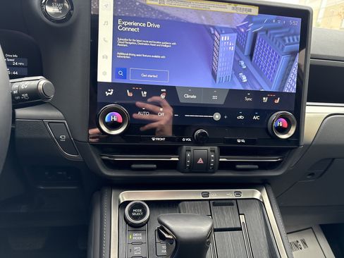 Used 2025 Lexus GX 550 image 30