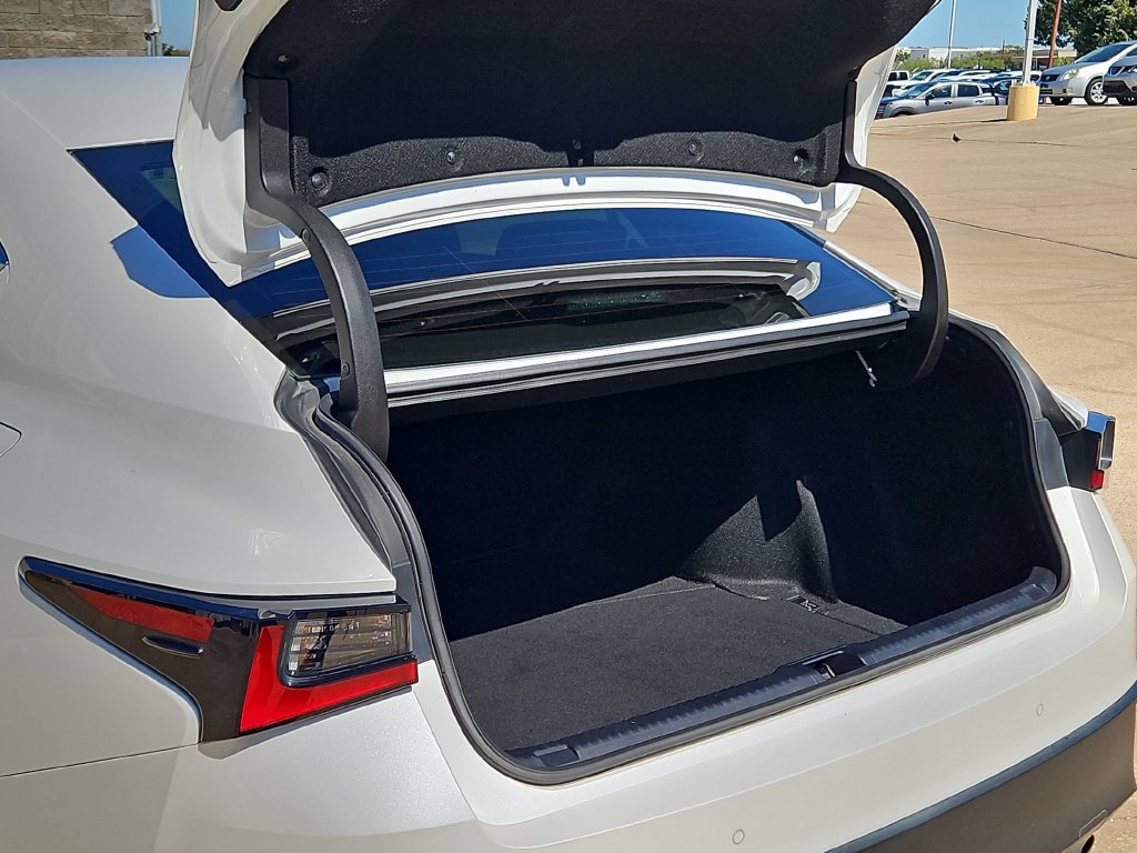 Used 2023 Lexus IS 300 w/ Comfort Package RWD image 35