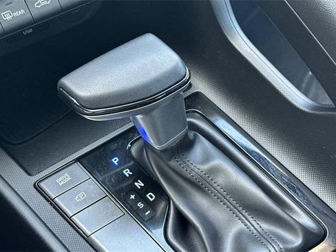 Certified 2025 Hyundai Elantra Sport image 21