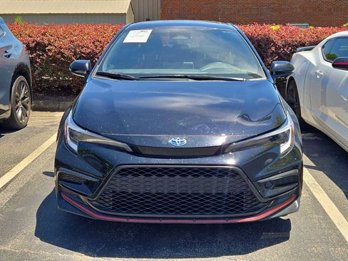 Used 2023 Toyota Corolla SE w/ SE Package FWD image 3