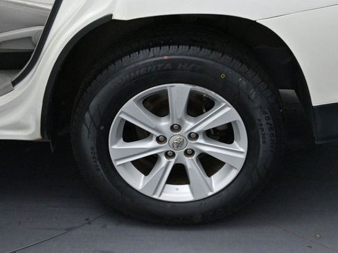 Used 2012 Toyota Highlander SE w/ Tow Pkg FWD image 31
