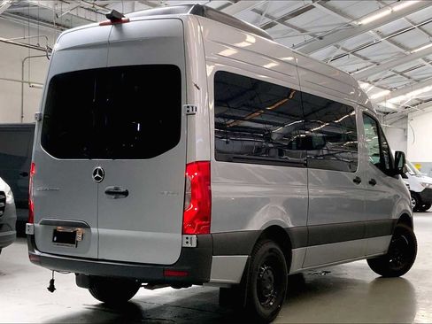 Used 2025 Mercedes-Benz Sprinter 2500 image 5