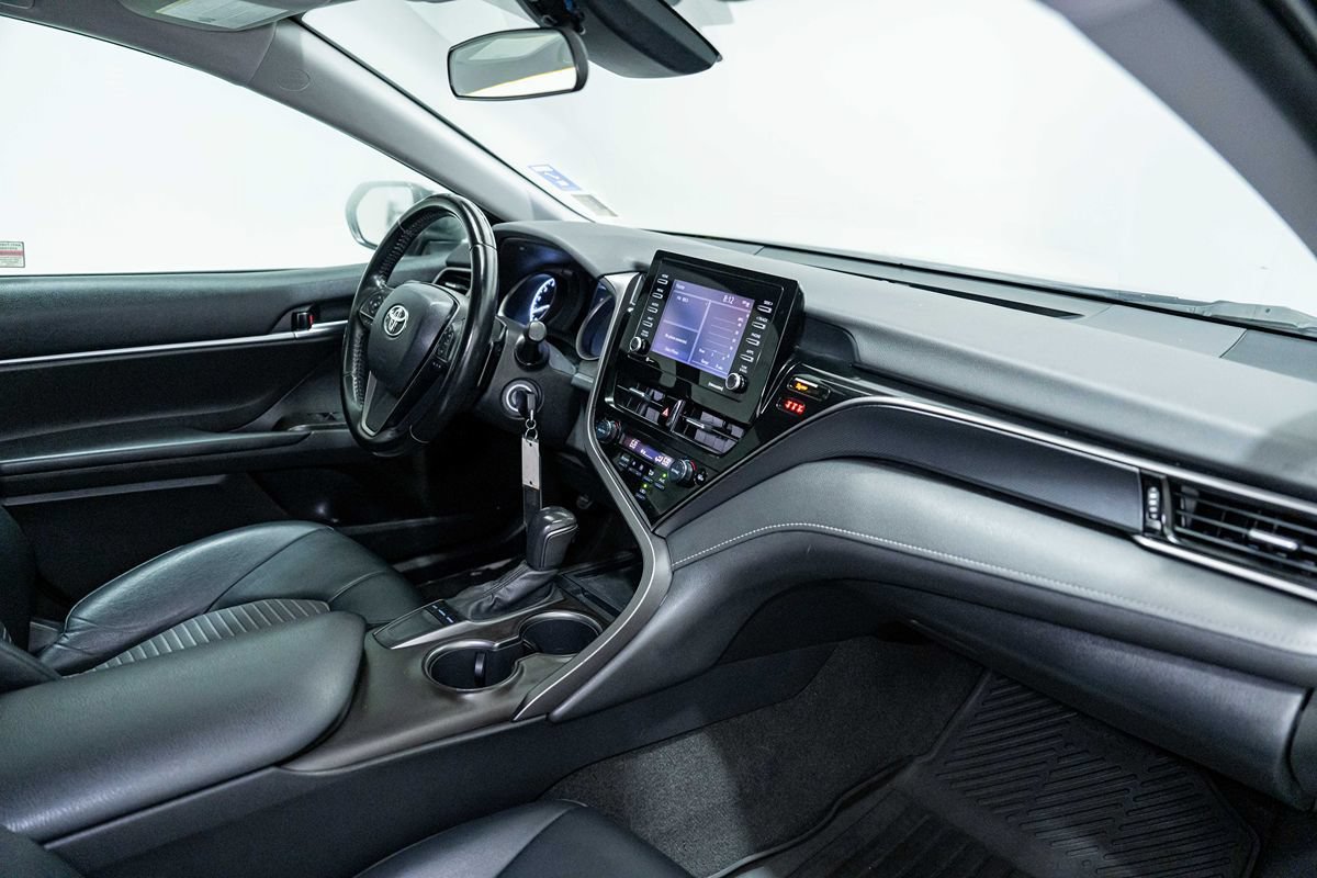 Used 2022 Toyota Camry SE FWD image 18