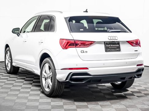 Used 2023 Audi Q3 2.0T Premium w/ Convenience Package AWD/4WD image 2