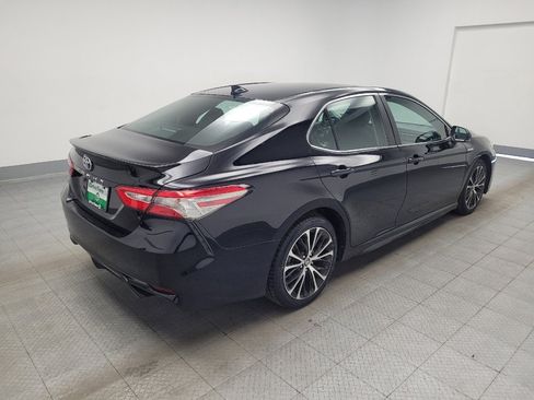 Used 2019 Toyota Camry SE w/ Sunroof Package FWD image 9