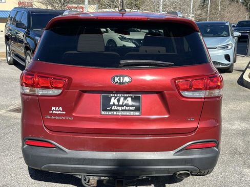 Used 2017 Kia Sorento LX image 30