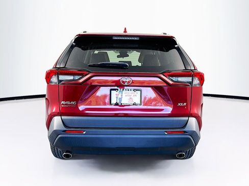 Used 2022 Toyota RAV4 XLE w/ Convenience Package image 8