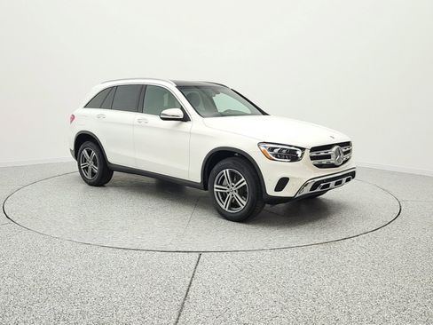Used 2021 Mercedes-Benz GLC 300 image 3