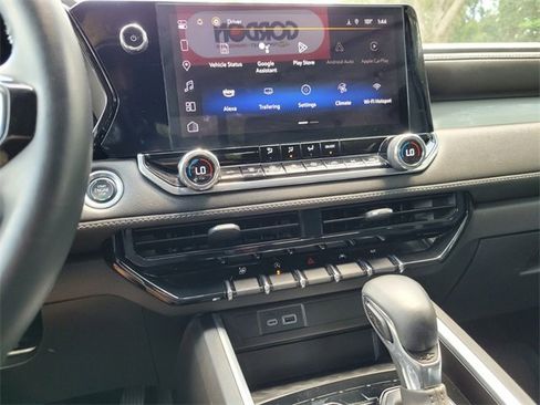 Used 2024 Chevrolet Colorado LT w/ LT Convenience Package image 28