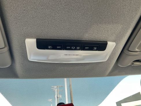 Used 2019 Nissan Kicks SR w/ SR Premium Package image 16