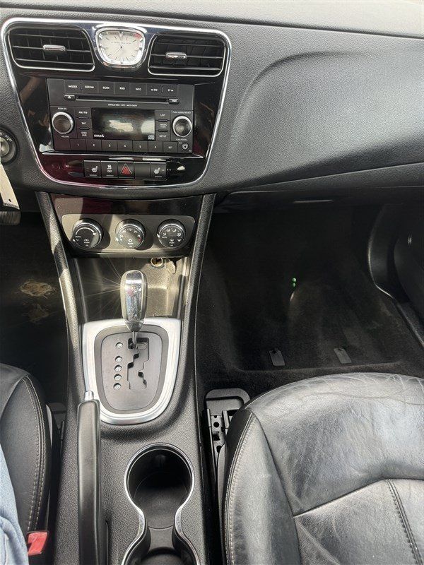 Used 2013 Chrysler 200 Limited FWD image 17