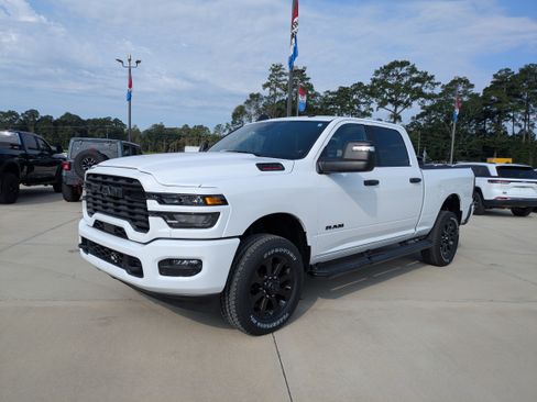 Used 2025 RAM 2500 Big Horn AWD/4WD image 4