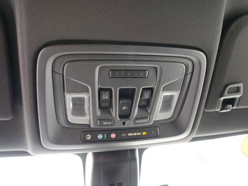 Used 2021 Chevrolet Silverado 1500 High Country w/ Technology Package image 41