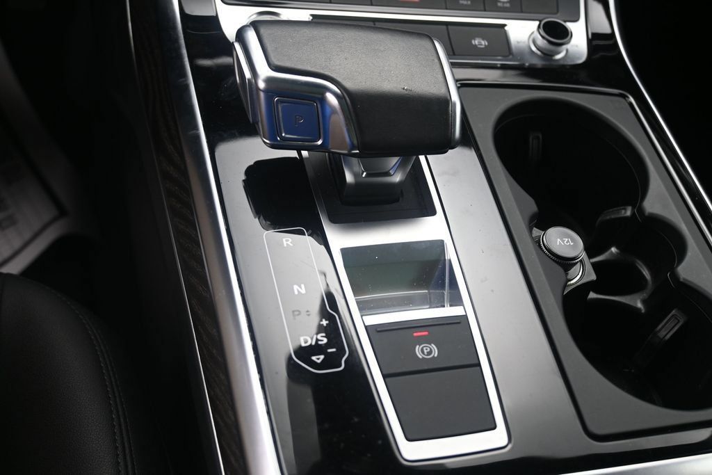 Used 2021 Audi Q7 3.0T Premium Plus w/ Premium Plus Package AWD/4WD image 34