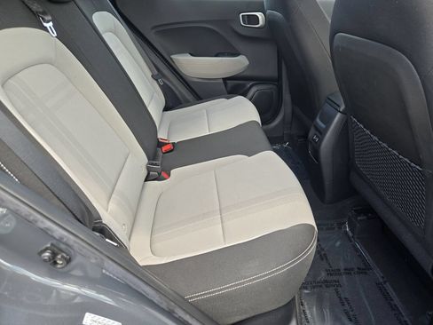 Certified 2024 Hyundai Venue SEL FWD image 15