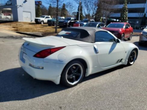 Used 2005 Nissan 350Z Touring image 6