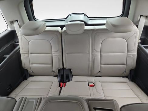 Used 2024 Lincoln Navigator Premiere AWD/4WD image 13