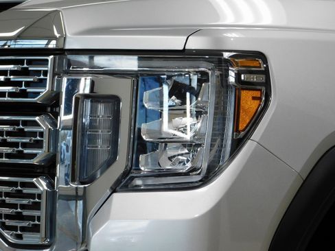 Used 2022 GMC Sierra 3500 Denali w/ Technology Package image 15