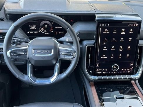 Used 2025 GMC Yukon XL Denali image 14