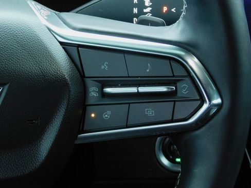 Used 2024 Chevrolet Traverse LT image 17