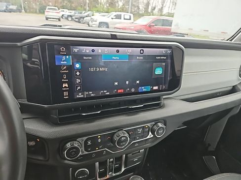 Used 2024 Jeep Wrangler Sport S image 19