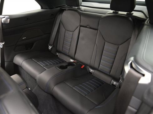 Used 2025 BMW M440i Convertible RWD image 19