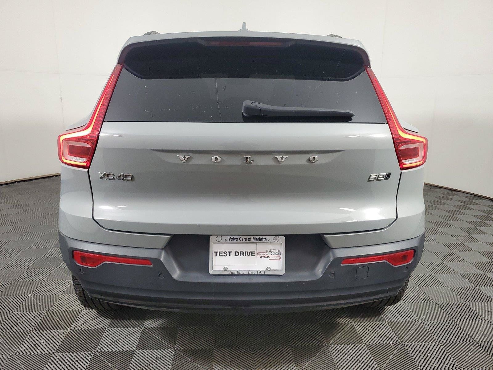 Certified 2024 Volvo XC40 B5 Plus w/ Climate Package AWD/4WD image 5