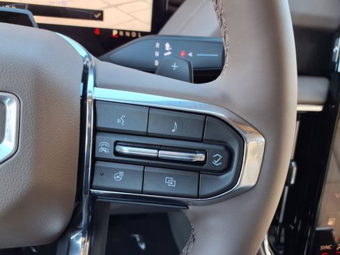 New 2026 GMC Yukon Denali w/ Denali Reserve Package image 12