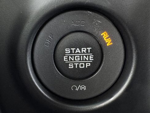 Used 2022 Jeep Wrangler Unlimited Sport image 22