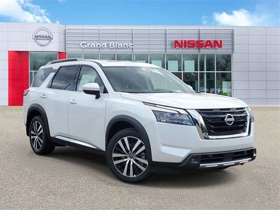 New 2025 Nissan Pathfinder Platinum w/ Cargo Package