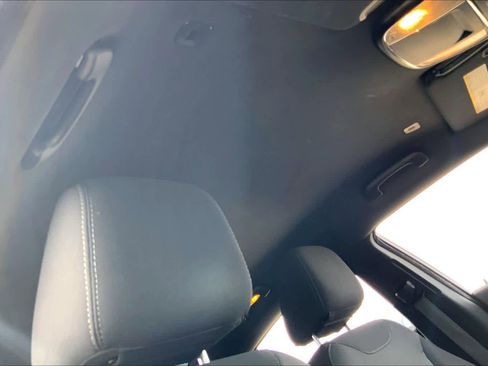 Used 2018 Dodge Charger SXT w/ Blacktop Package image 13