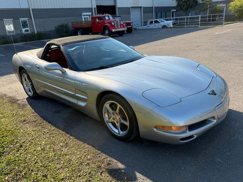 Used 2004 Chevrolet Corvette Convertible w/ Preferred Equipment Group image 8