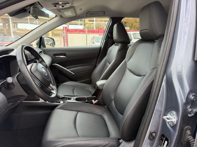 Used 2025 Toyota Corolla Cross XLE FWD image 26