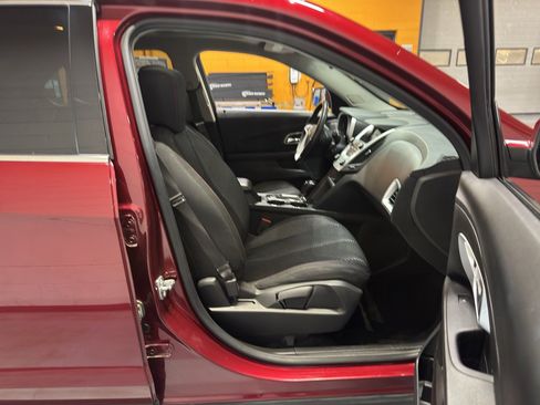 Used 2017 Chevrolet Equinox LT w/ Convenience Package image 16