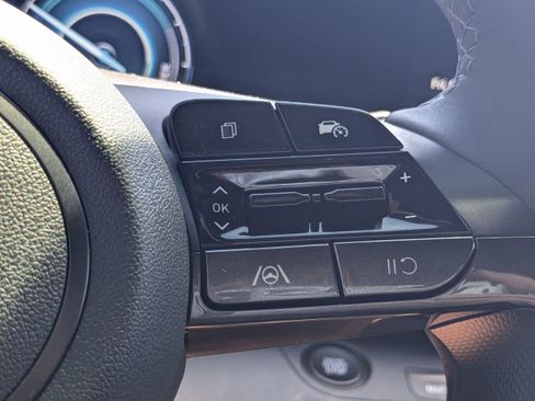 New 2025 Hyundai Elantra SEL FWD image 24