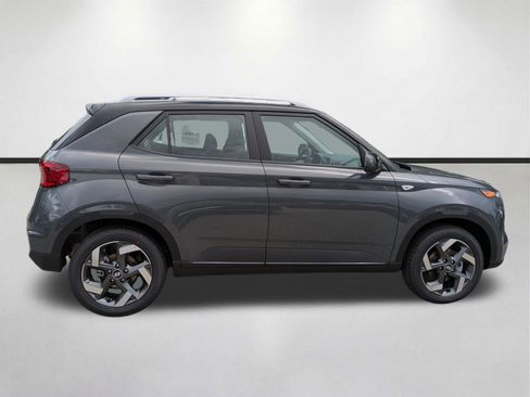 New 2026 Hyundai Venue SEL FWD image 4