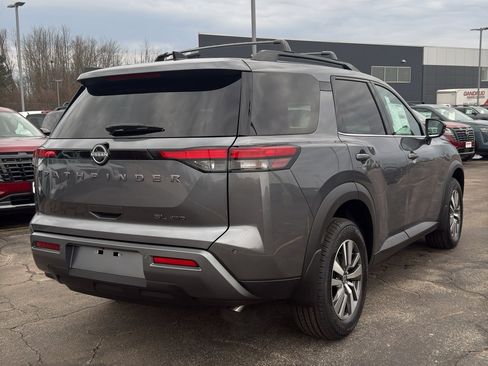 New 2026 Nissan Pathfinder SL image 5