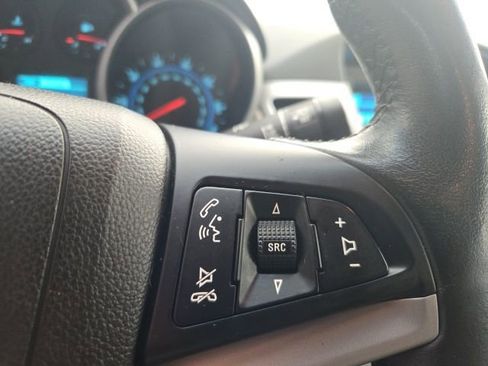 Used 2014 Chevrolet Cruze LT image 16