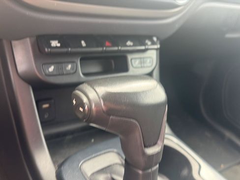 Used 2018 Chevrolet Colorado Z71 AWD/4WD image 8