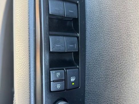 Used 2025 Toyota Camry LE w/ Convenience Package image 8