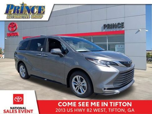 New 2026 Toyota Sienna Limited FWD image 1