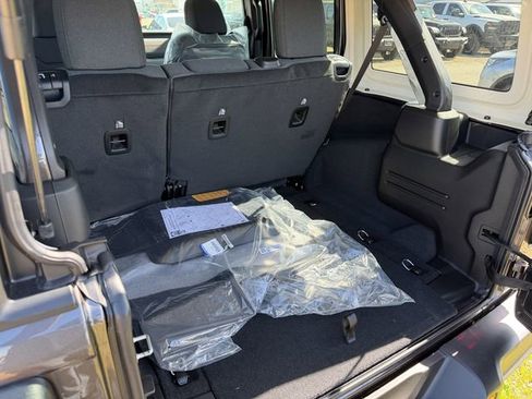 New 2026 Jeep Wrangler Rubicon image 25
