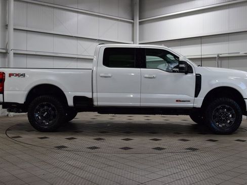 Used 2023 Ford F250 Lariat w/ Sport Appearance Package image 8