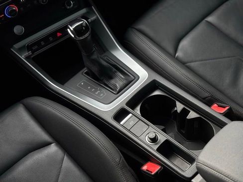 Used 2020 Audi Q3 2.0T Premium image 39