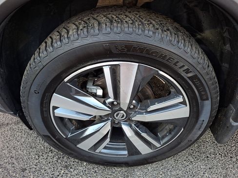 Used 2021 Nissan Rogue Platinum image 28