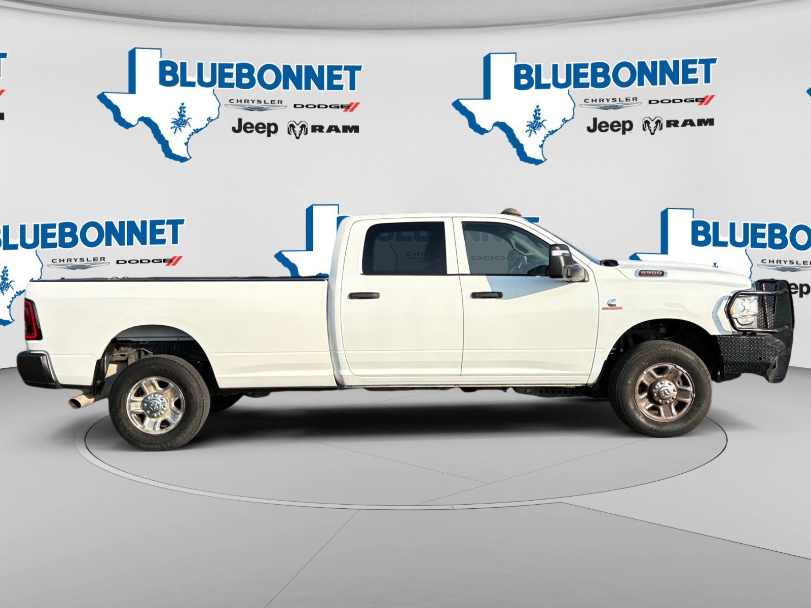 Used 2024 RAM 2500 Tradesman w/ Chrome Appearance Group AWD/4WD image 4