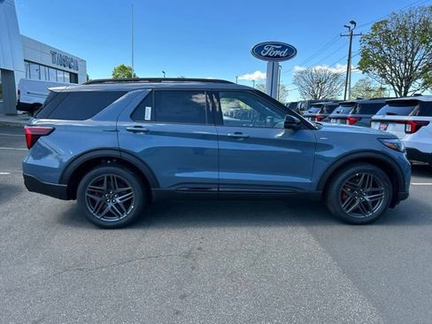 New 2026 Ford Explorer ST-Line w/ ST-Line Street Pack AWD/4WD image 8