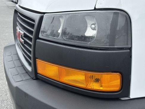 Used 2022 GMC Savana 2500 w/ Driver Convenience Package image 6