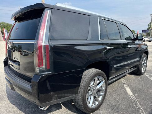 Used 2018 Cadillac Escalade Premium Luxury AWD/4WD image 5