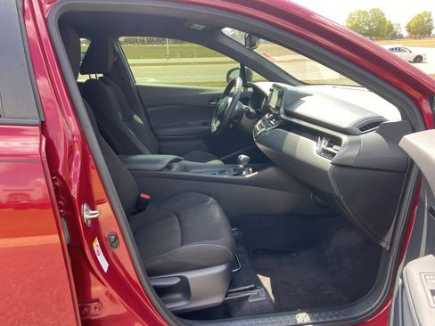 Used 2018 Toyota C-HR XLE image 23